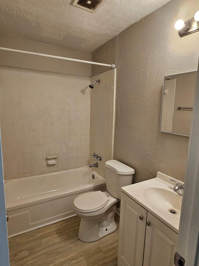 Foto del edificio - Lawrence Rd 227-229 (Duplex)