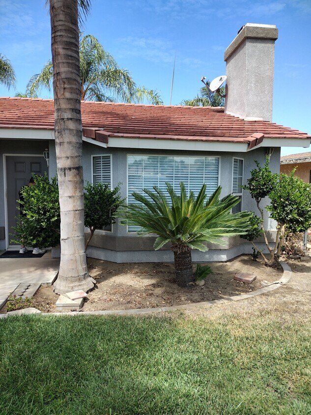 Front Door - 10554 Maple Ave