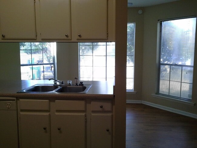 Photo - AWESOME STONE MOUNTAIN TOWNHOME LIVING AT ...