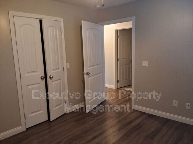 Building Photo - 113 Alcott Ct
