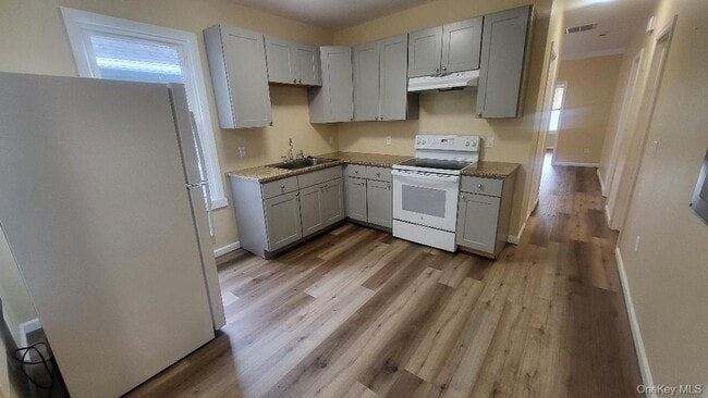 Foto del edificio - 19 Hoffman Ave