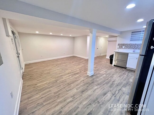 Building Photo - 1211 Park Rd NW
