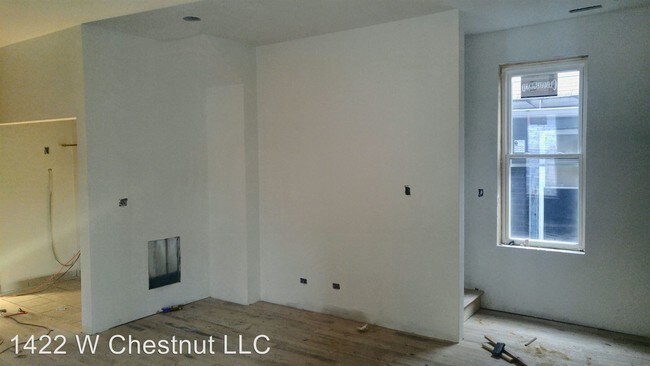 Building Photo - 1422 W Chestnut St