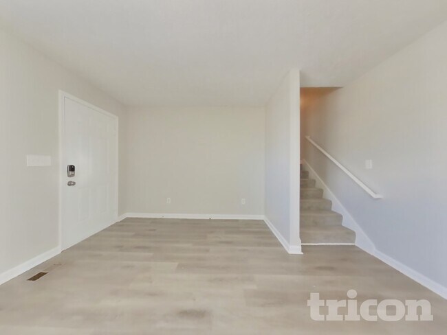 Building Photo - 27 Fairview Way