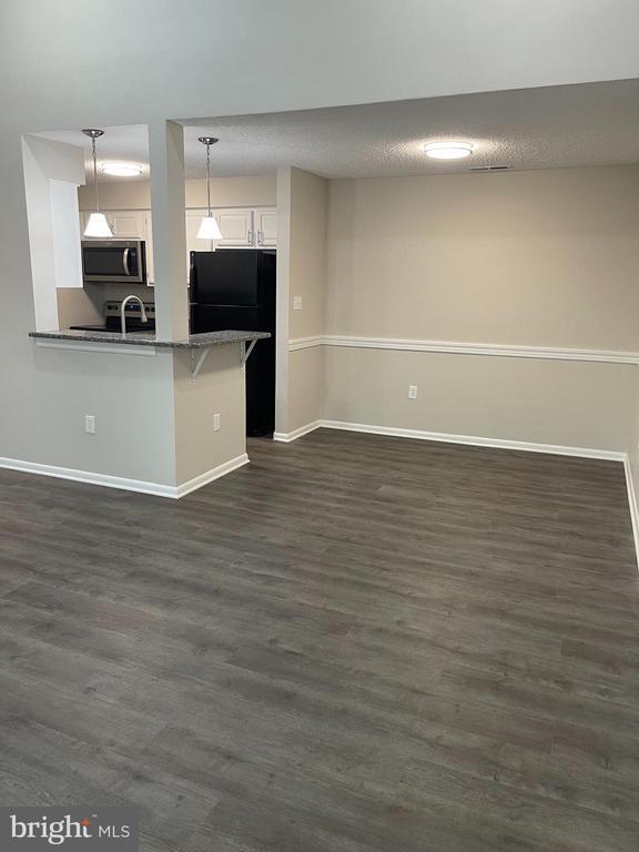 Building Photo - 607 Ravens Crest Dr