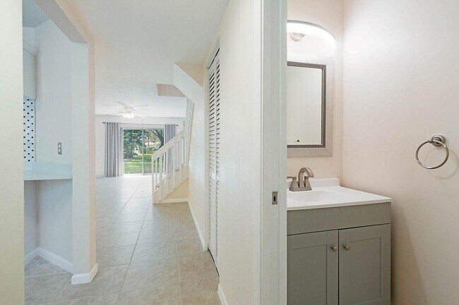 Foto del edificio - 6384 Boca Cir