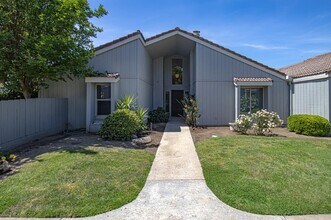 Building Photo - 1808 Cougar Ln
