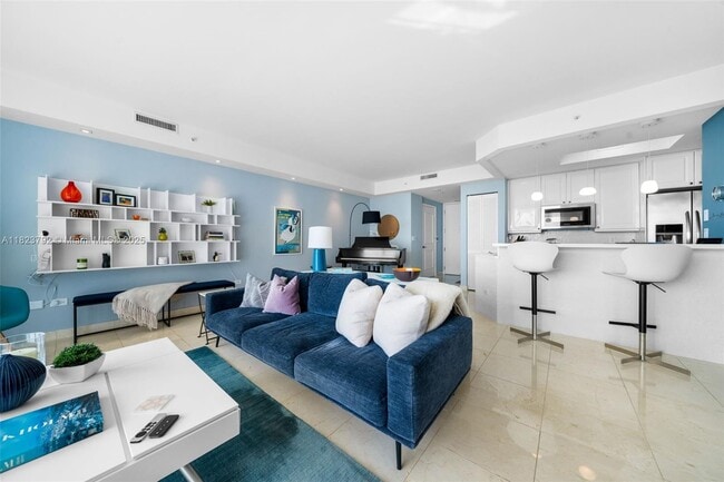 Building Photo - 848 Brickell Key Dr
