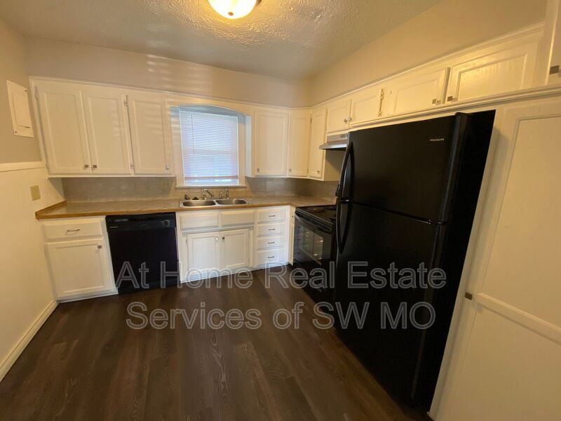Foto principal - 863 S Crutcher Ave