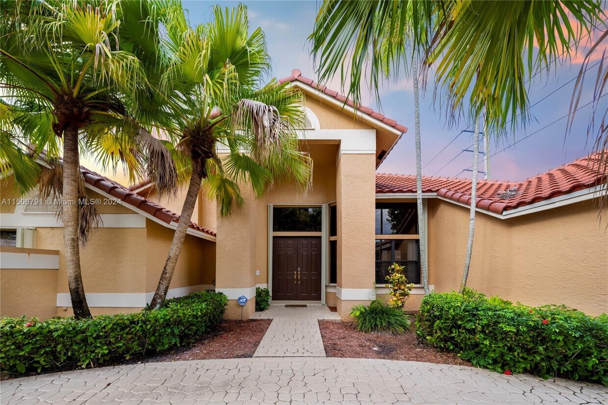 Foto principal - 1073 Twin Branch Ln