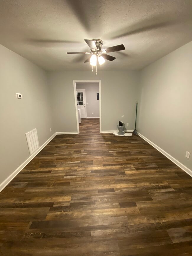 Entrance/living room view 3 - 1205 Redden Ln