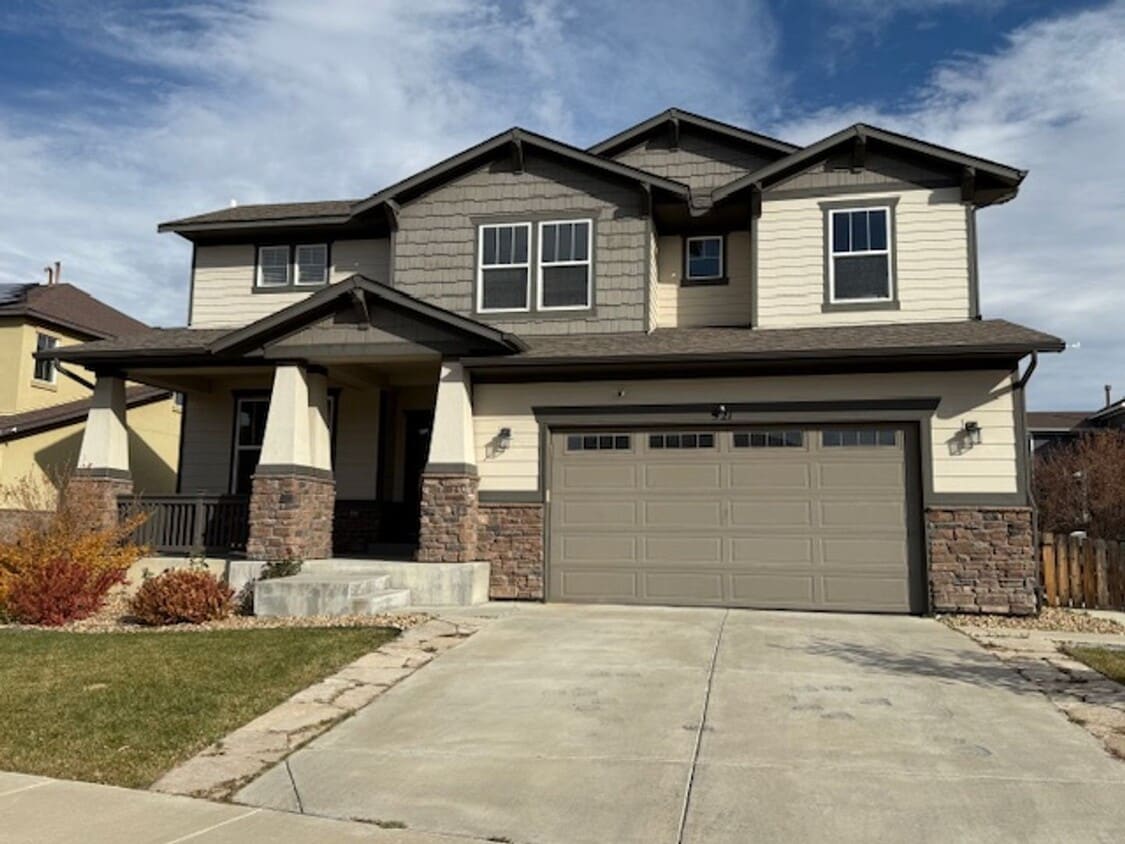 Primary Photo - Gorgeous 4 Bedroom + office + loft in Boul...