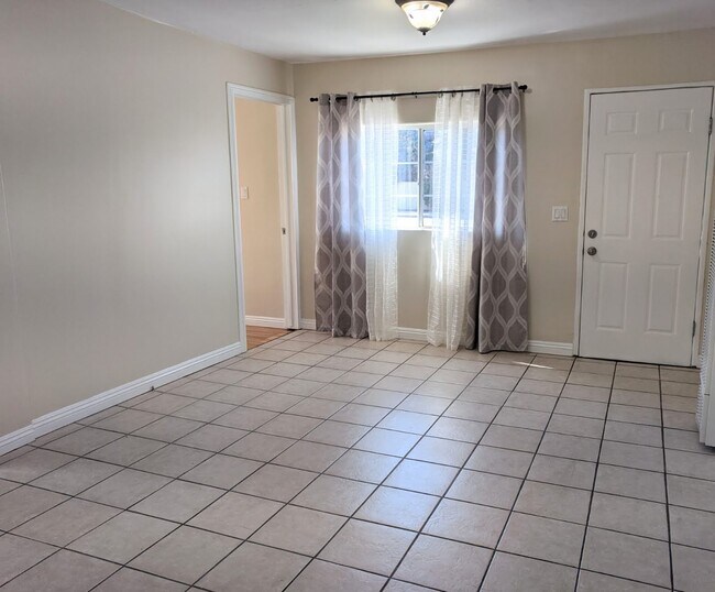 Front Door/Living Room - 16106 Inglewood Ave