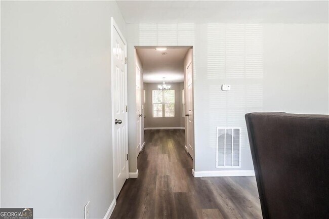 Building Photo - 5823 Strathmoor Manor Cir