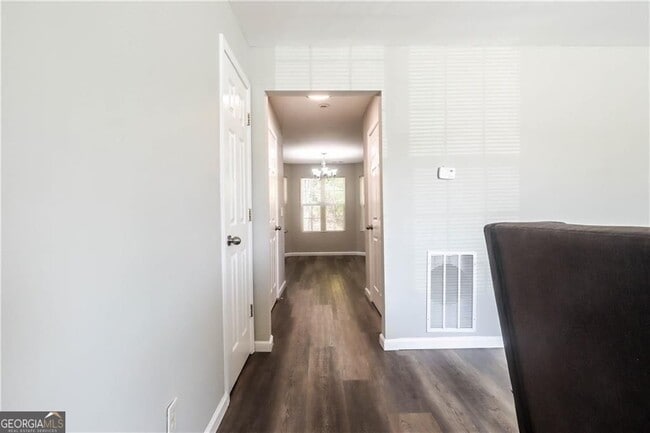 Foto del edificio - 5823 Strathmoor Manor Cir