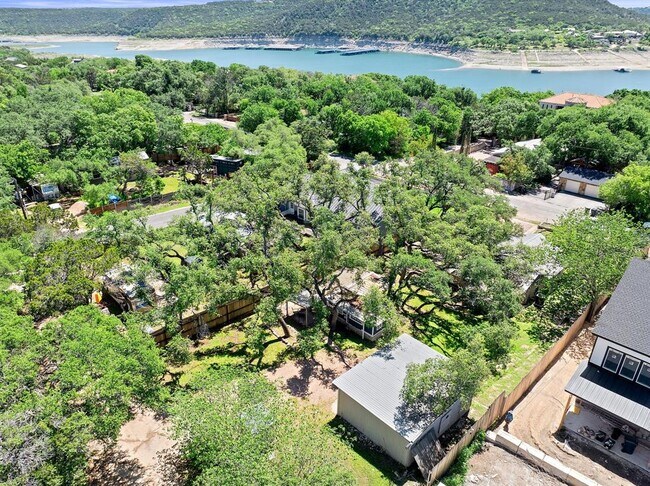 Building Photo - 14802 Arrowhead Dr