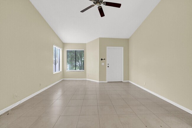 Foto del edificio - 5864 Strawberry Lakes Cir