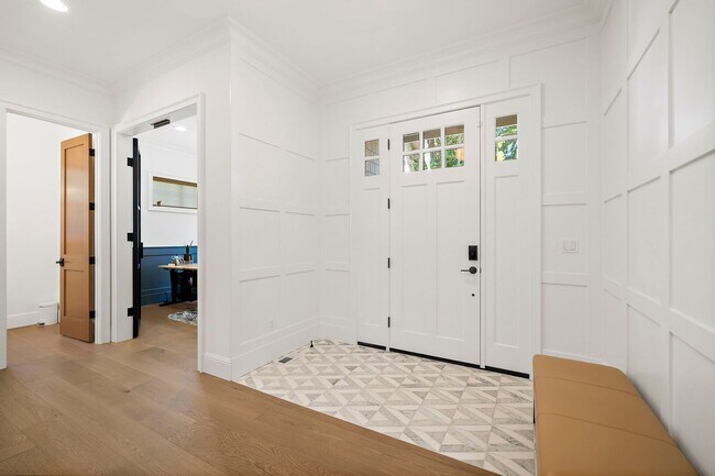 Foto del edificio - 4bd/4.75ba Bellevue House