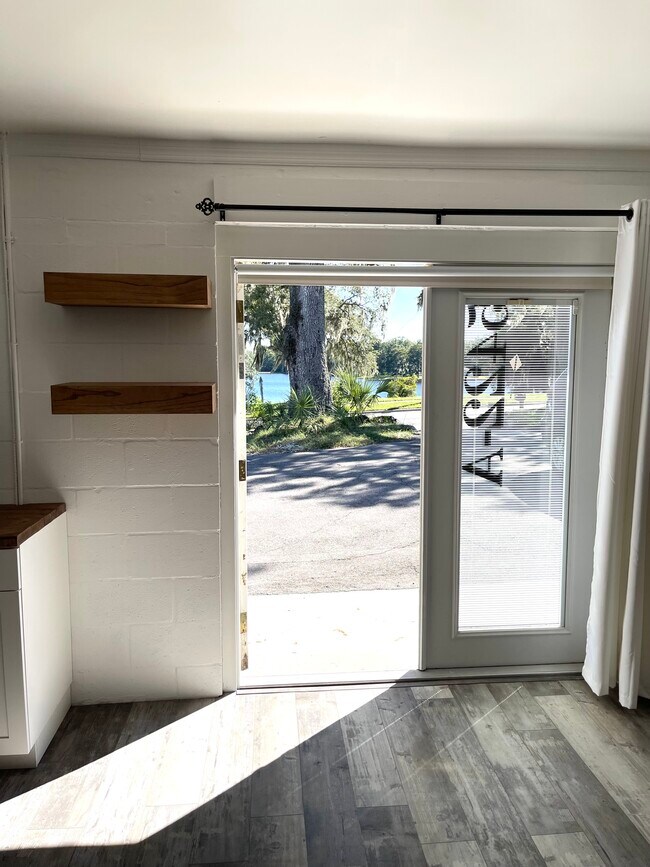 Foto del edificio - 5422 Riverhills Dr
