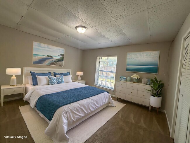Disfrute del máximo confort en Arbor Terrace. Esta habitación de diseño exquisito cuenta con una decoración elegante y abundante luz natural, creando un oasis de tranquilidad. Perfecta para relajarse o revitalizarse: ¡programe su visita hoy mismo y compruébelo usted mismo! - Arbor Terrace