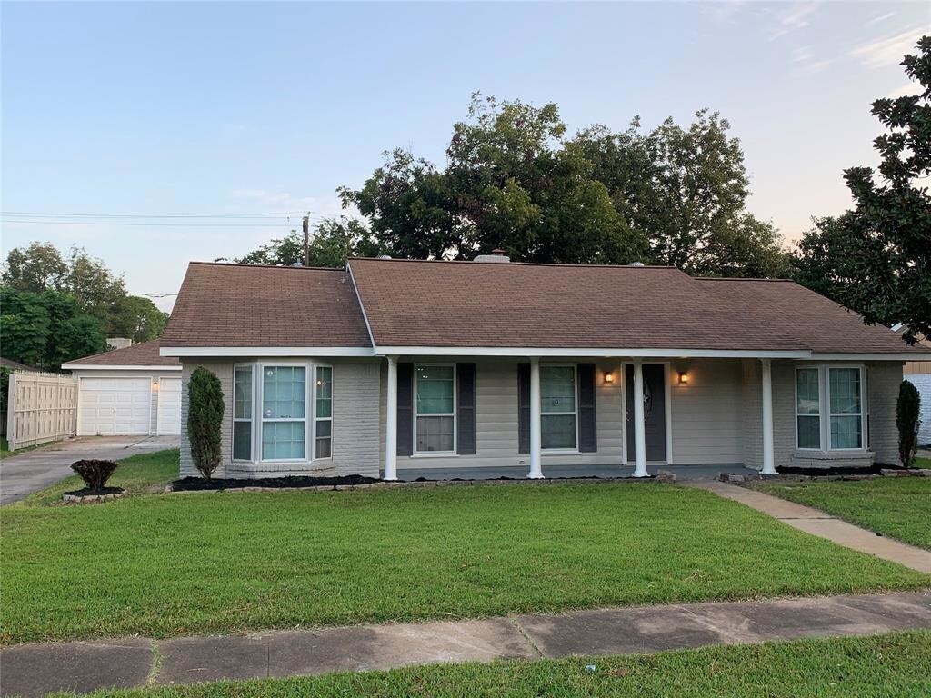 Primary Photo - 8215 Coastway Ln
