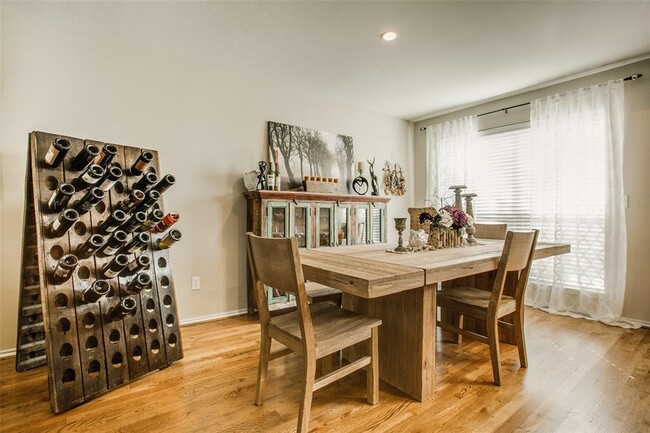 Foto del edificio - 4616 W Lovers Ln