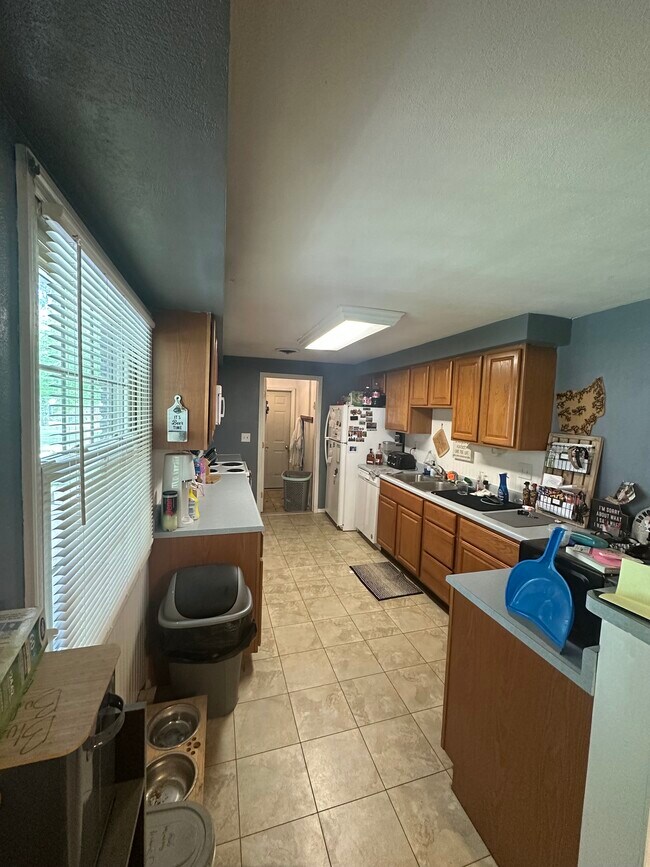 Foto del edificio - 710 Robindale Dr