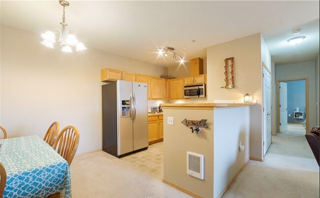 Building Photo - Beautiful Waterford Crossing 2 bedroom Condo
