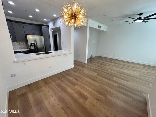 Foto del edificio - 17850 N 68th St
