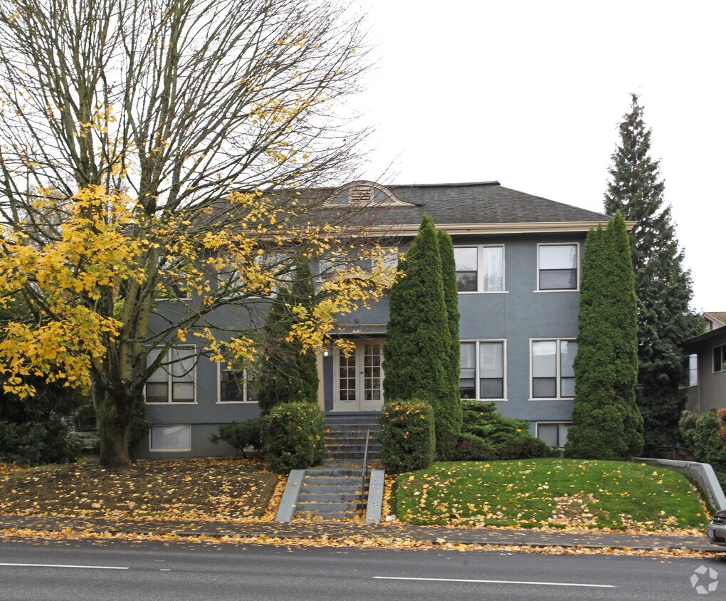 Primary Photo - 1526 SE Hawthorne Blvd