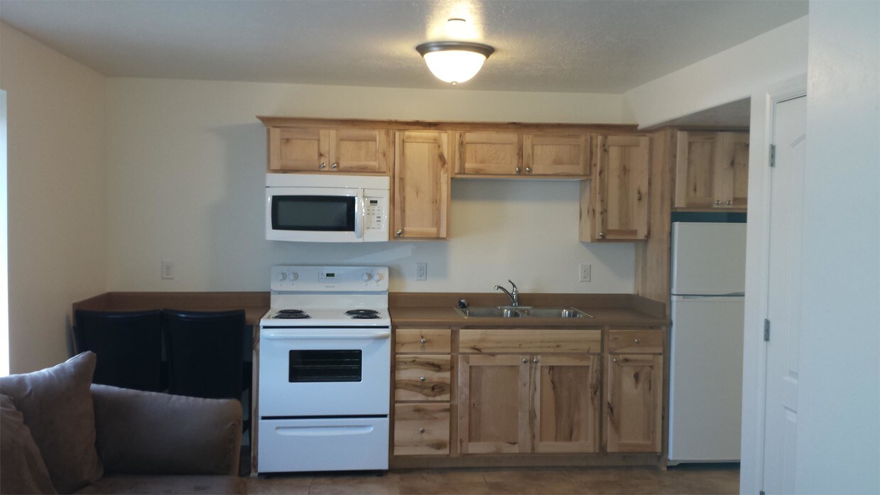 Primary Photo - 145 E Center St
