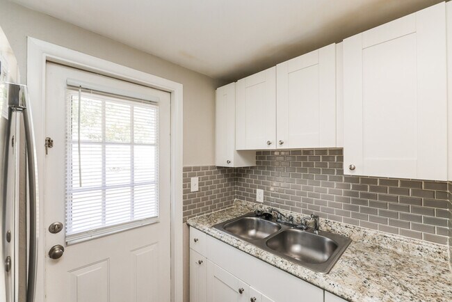 Foto del edificio - 2844 Homewood St