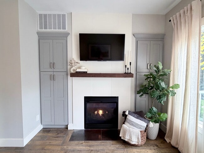 Living Room - 11855 NE 162nd Ln