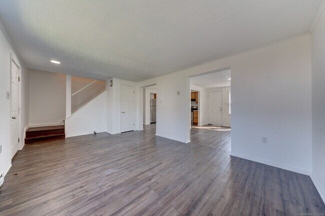 Building Photo - 60 1/2 Sisson Ave