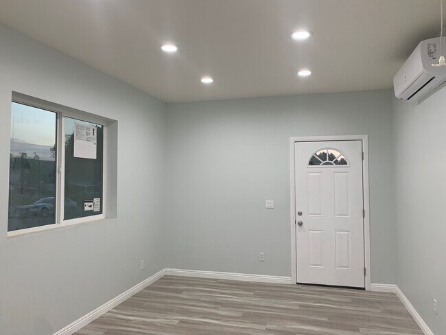 Foto del edificio - 8105 Brownstone St