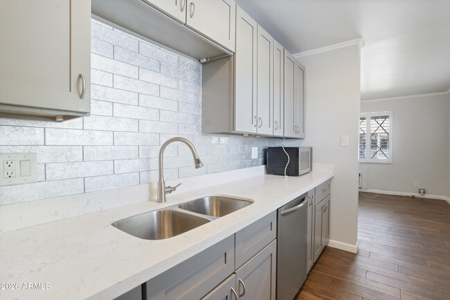 Building Photo - 3426 N Miller Rd