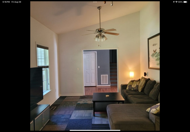Foto del edificio - 130 Cottonwood Dr