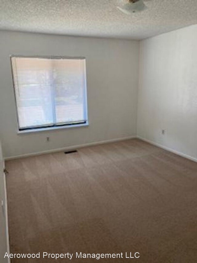 Building Photo - 3 br, 2 bath House - 16825 E Kenyon Drive