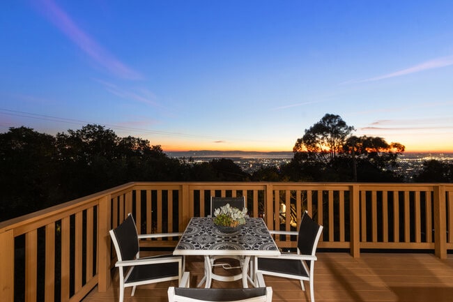 End a day in pleasure with vistas galor - 3600 Klamath St