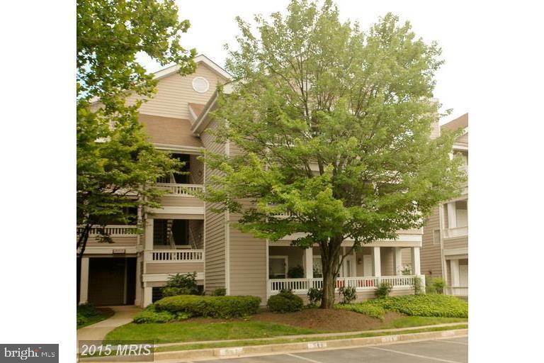 14305 Climbing Rose Way Unit 205, Centreville, VA 20121 Condo for