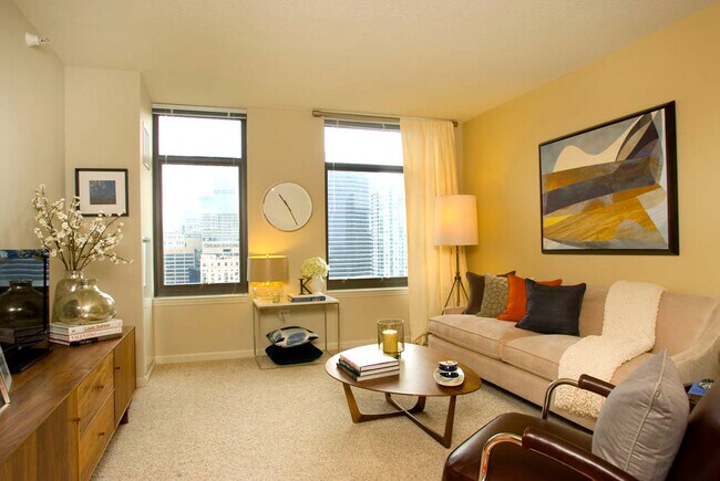 Foto del edificio - 457 N Milwaukee Ave