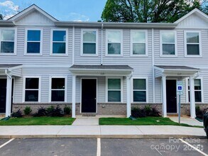 Building Photo - 115 Villa Ln