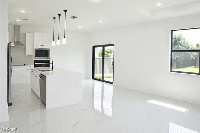 Foto del edificio - 3813 25th St SW