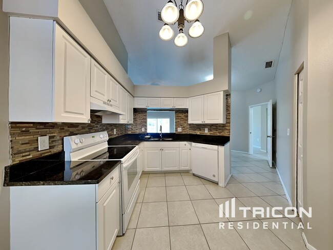 Building Photo - 14012 Pomelo Place Tampa FL