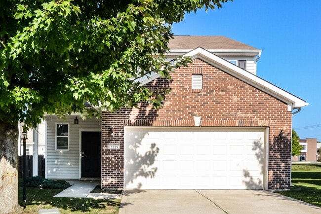 Building Photo - 15559 Old Pond Cir