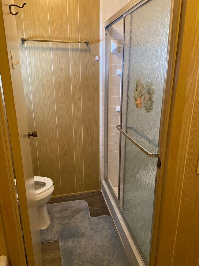 Building Photo - Spacious Home in peaceful Cul-de-sac