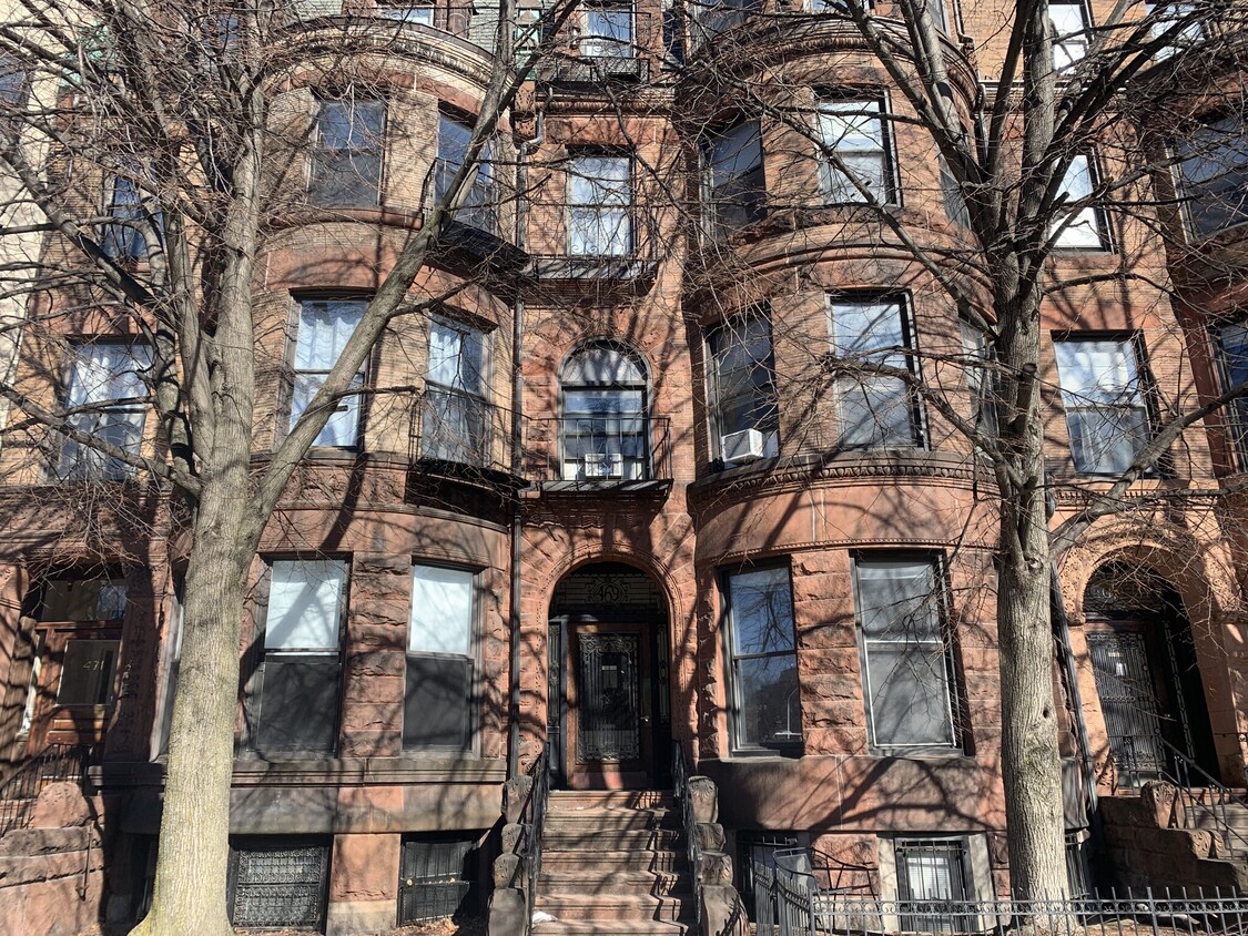 Foto principal - 468 Commonwealth Ave