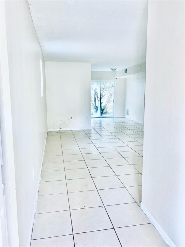 3770 N Jog Rd Unit 101, West Palm Beach, FL 33411 Condo for Rent in