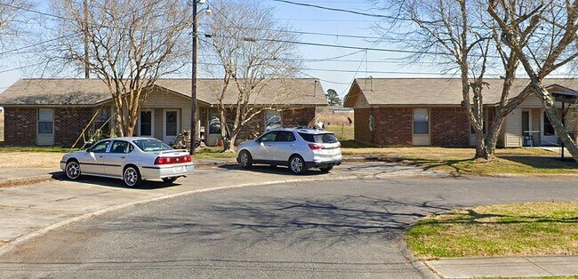 Foto del edificio - 425 Memorial Dr