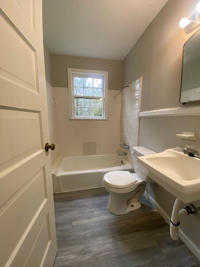 Building Photo - **AVAILABLE NOW**1 Bedroom / 1.5 Bathroom Duplex for Rent in Columbus, GA***